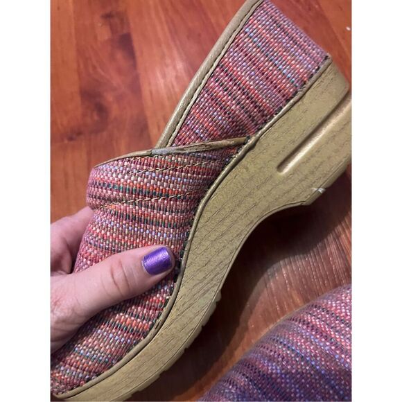 DANSKO Canvas Pro Red Textured clogs size 38/ us size 8. - Picture 15 of 15